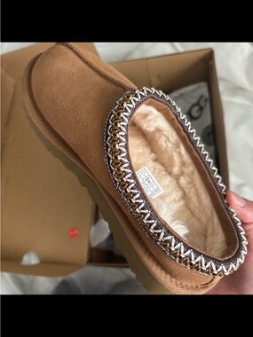 BRAND NEW UGG TASMANS